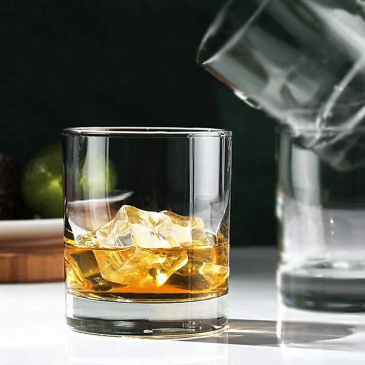 Clear Straight Glass image 2